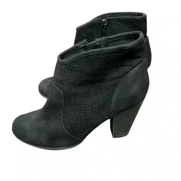 American Rag Booties Black Ariane Almond Toe Ankle Boots Size 7.5 - Picture 1 of 8